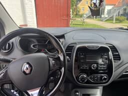 RENAULT 
                Captur Thumbnail 8