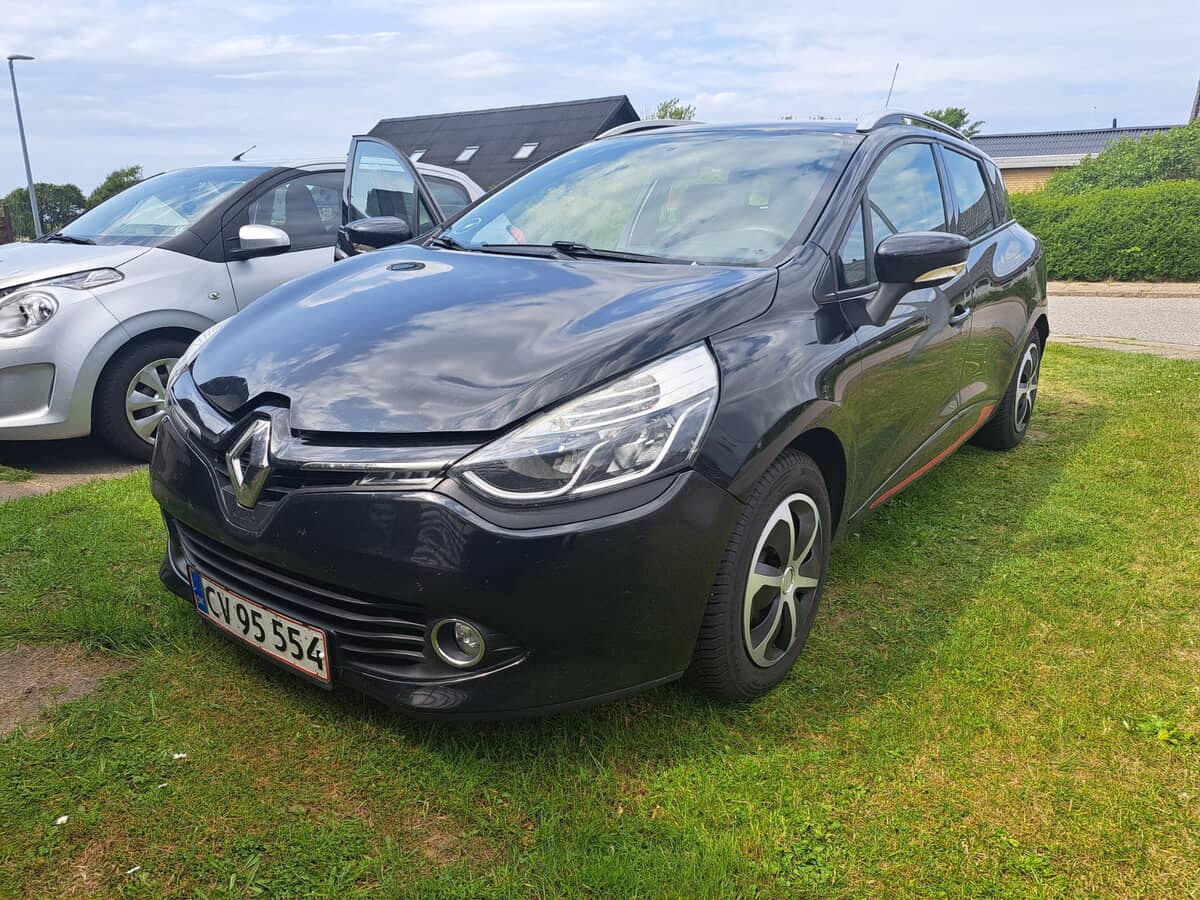 RENAULT 
                Clio 1