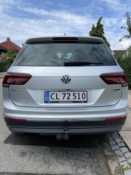 VOLKSWAGEN 
                TIGUAN Thumbnail 5