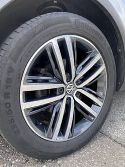 VOLKSWAGEN 
                TIGUAN Thumbnail 10