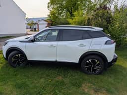 PEUGEOT
2008 Thumbnail 3