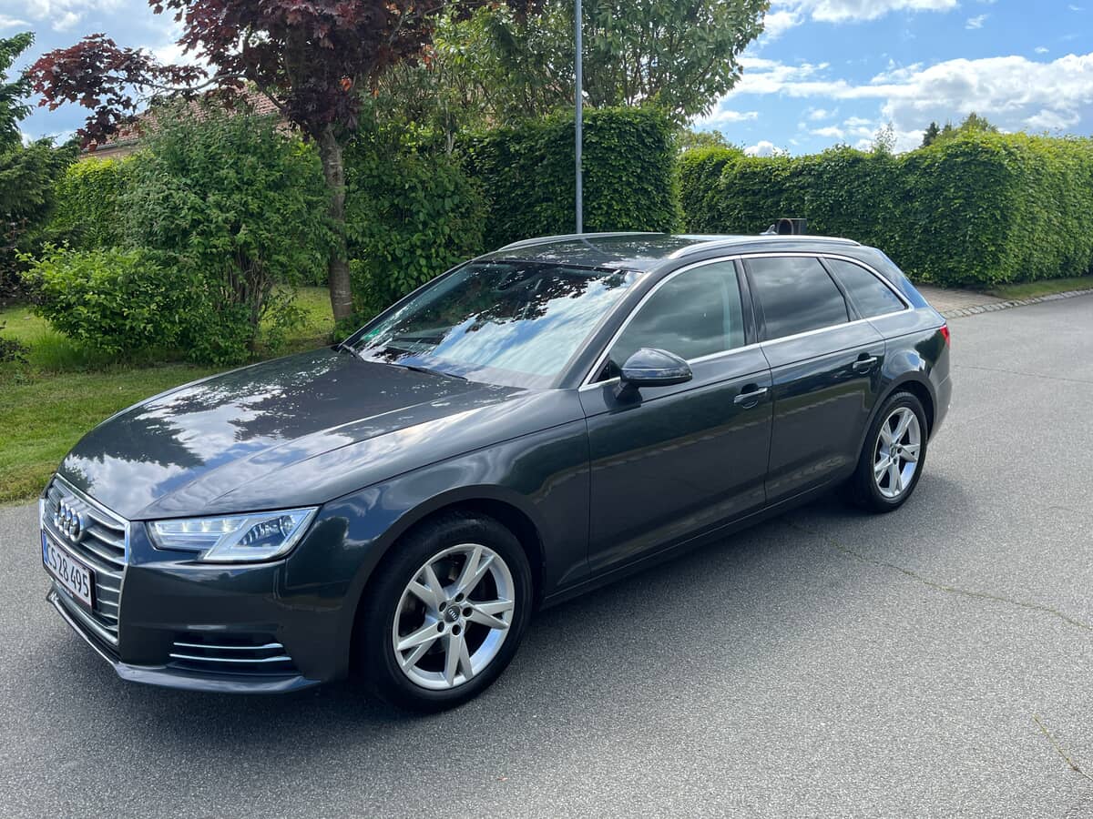 AUDI 
                A4 AVANT 1