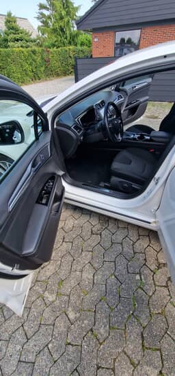 FORD 
                MONDEO Thumbnail 3