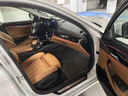 BMW
5-Serie Thumbnail 10