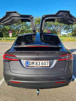 TESLA
Model X Thumbnail 10
