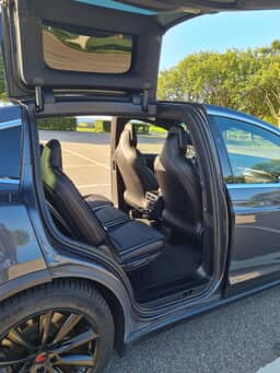TESLA
Model X Thumbnail 8