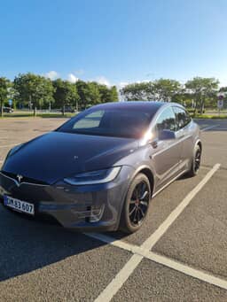 TESLA 
                Model X Thumbnail 1