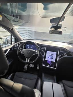 TESLA
Model X Thumbnail 12