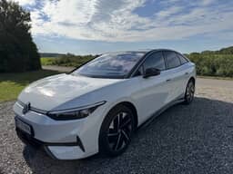 VOLKSWAGEN 
                ID.7 Thumbnail 1