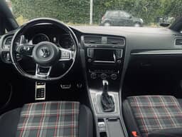 VOLKSWAGEN
Golf GTI Performance Thumbnail 9