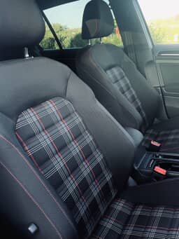 VOLKSWAGEN
Golf GTI Performance Thumbnail 11