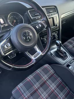 VOLKSWAGEN
Golf GTI Performance Thumbnail 10