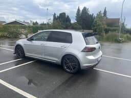 VOLKSWAGEN
Golf GTI Performance Thumbnail 5