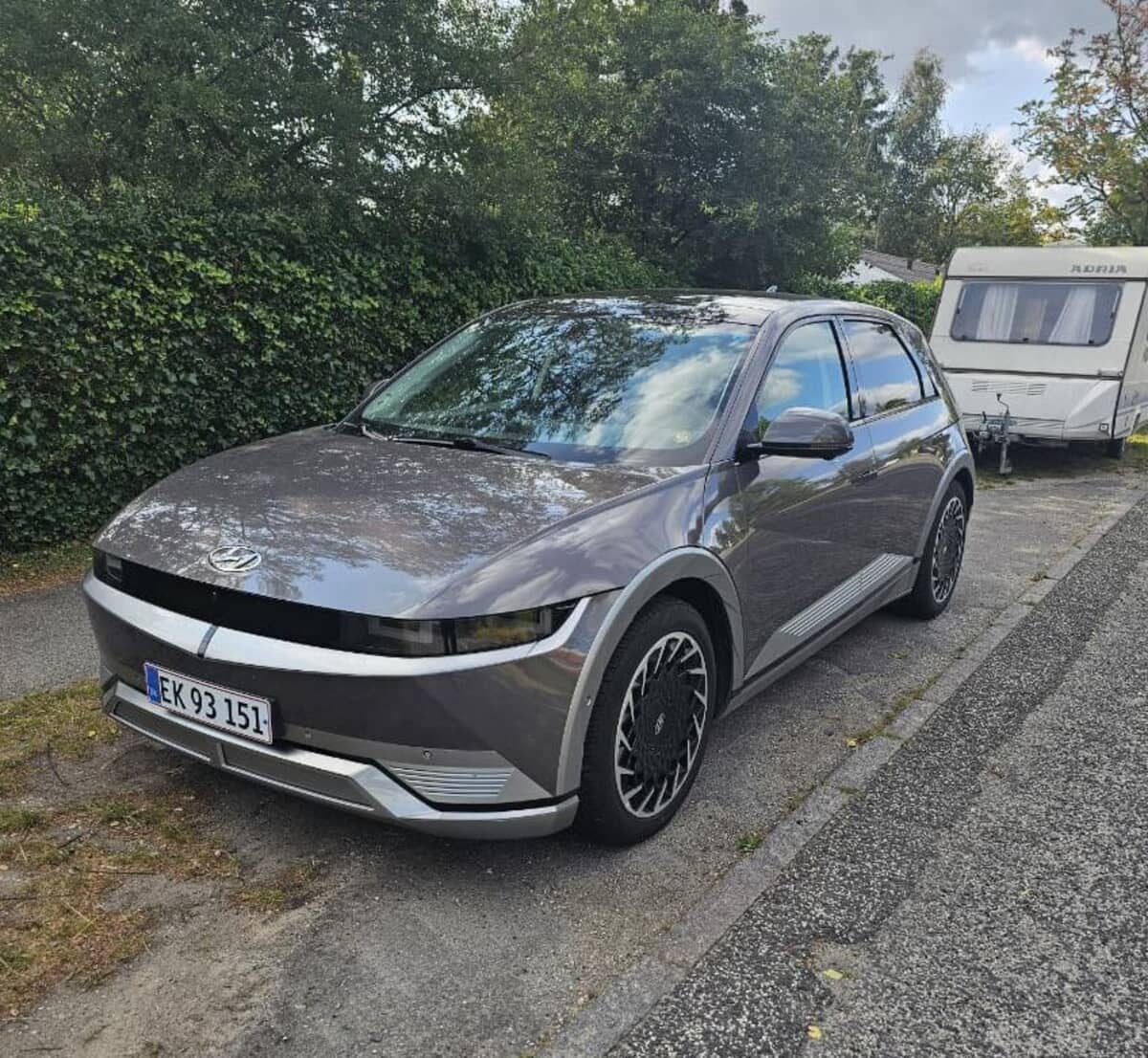 HYUNDAI 
                Ioniq 5 1