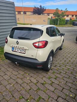 RENAULT 
                Captur Thumbnail 8