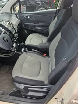 RENAULT 
                Captur Thumbnail 11