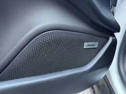 PORSCHE
Taycan 4 Thumbnail 16