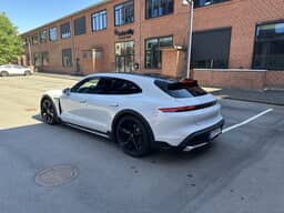PORSCHE
Taycan 4 Thumbnail 5