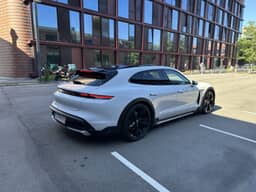 PORSCHE
Taycan 4 Thumbnail 3