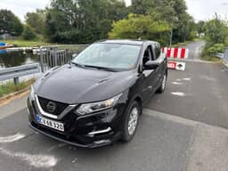 NISSAN 
                QASHQAI Thumbnail 1