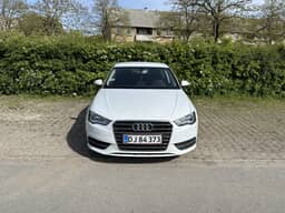 AUDI
A3 Sportback Thumbnail 3