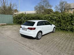 AUDI 
                A3 Sportback Thumbnail 8