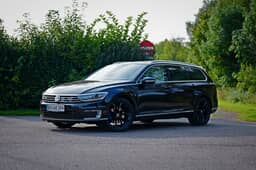 VOLKSWAGEN 
                PASSAT Thumbnail 1