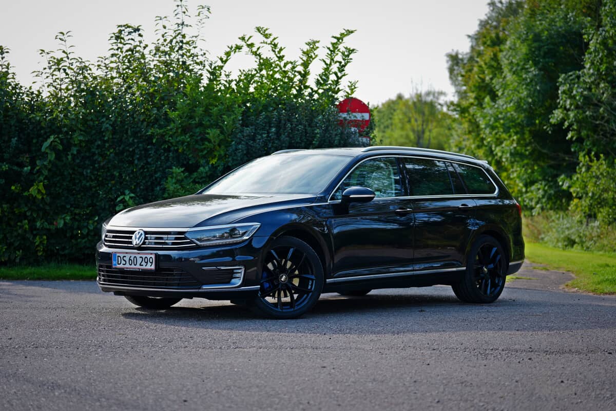 VOLKSWAGEN
PASSAT 1