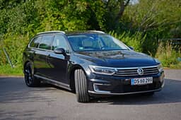 VOLKSWAGEN
PASSAT Thumbnail 3