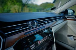 VOLKSWAGEN
PASSAT Thumbnail 8