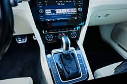 VOLKSWAGEN
PASSAT Thumbnail 5