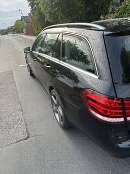 MERCEDES-BENZ
E-Klasse Thumbnail 8